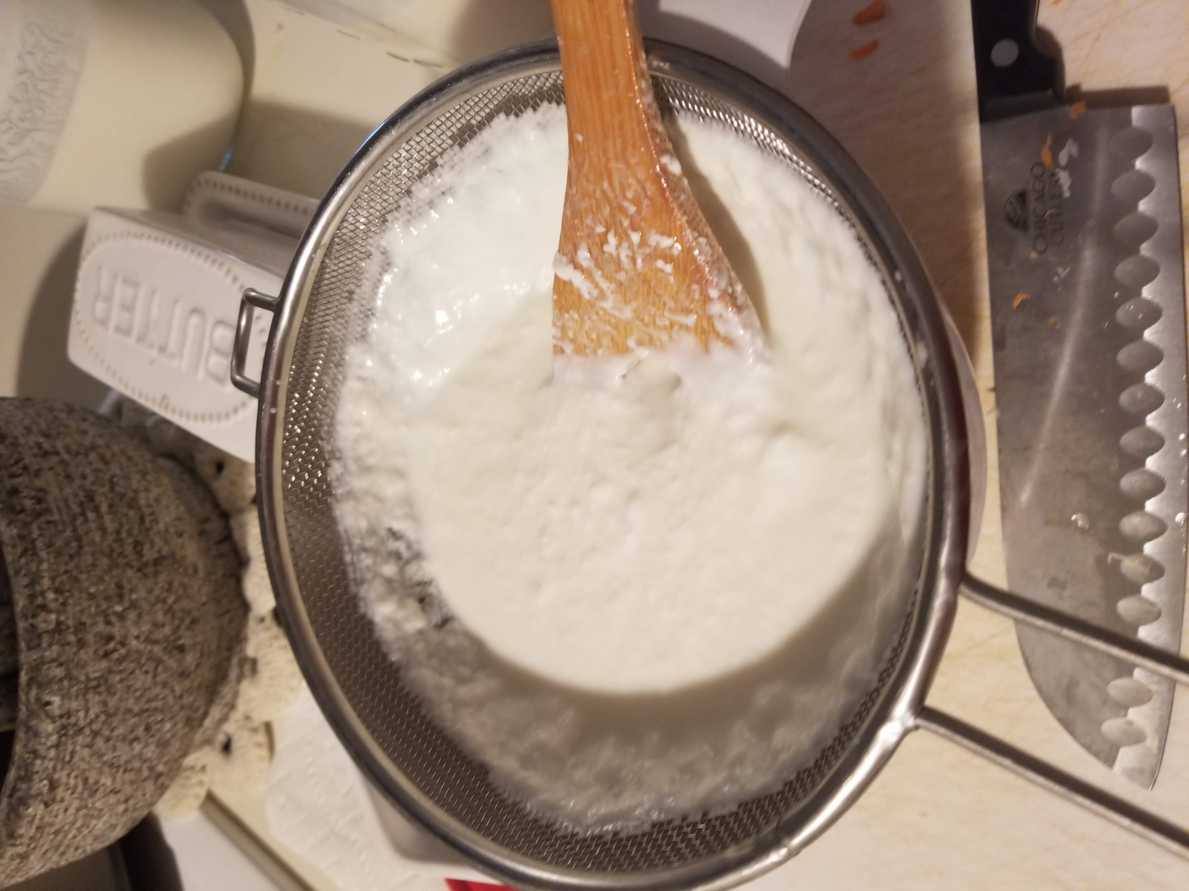 milk_kefir_in_strainer
